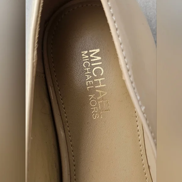 Michael Kors Fulton Nude Patent Leather Ballet Flats Gold MK Logo 6M - Picture 12 of 14